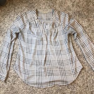 Houndstooth pattern blouse, black and cream